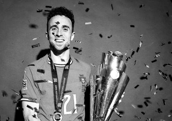 开云体育-佩佩发文悼念若塔兄弟：一场过早且令人痛心的离别，愿他们安息