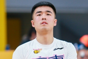 kaiyun 官网-媒体人:张文逸留广东因成长空间 杜锋骂归骂&一直都愿给纠错机会