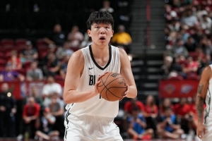 体育视频直播-队记:杨瀚森小腿和姚明一样强壮&下肢力量够 但整体力量需提升