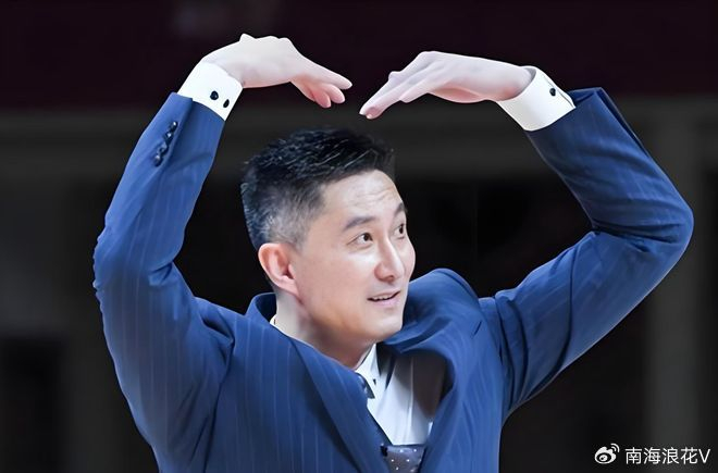 体育视频直播-赢吉林21分！广东队还收到3个好消息，杜锋笑容满面|吉林队|奎因|广东男篮|徐杰|篮板_新浪体育_新浪新闻