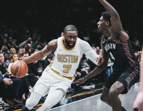 app下载-杰伦-布朗取得生涯第5次三双，超越塔图姆排绿军队史第九