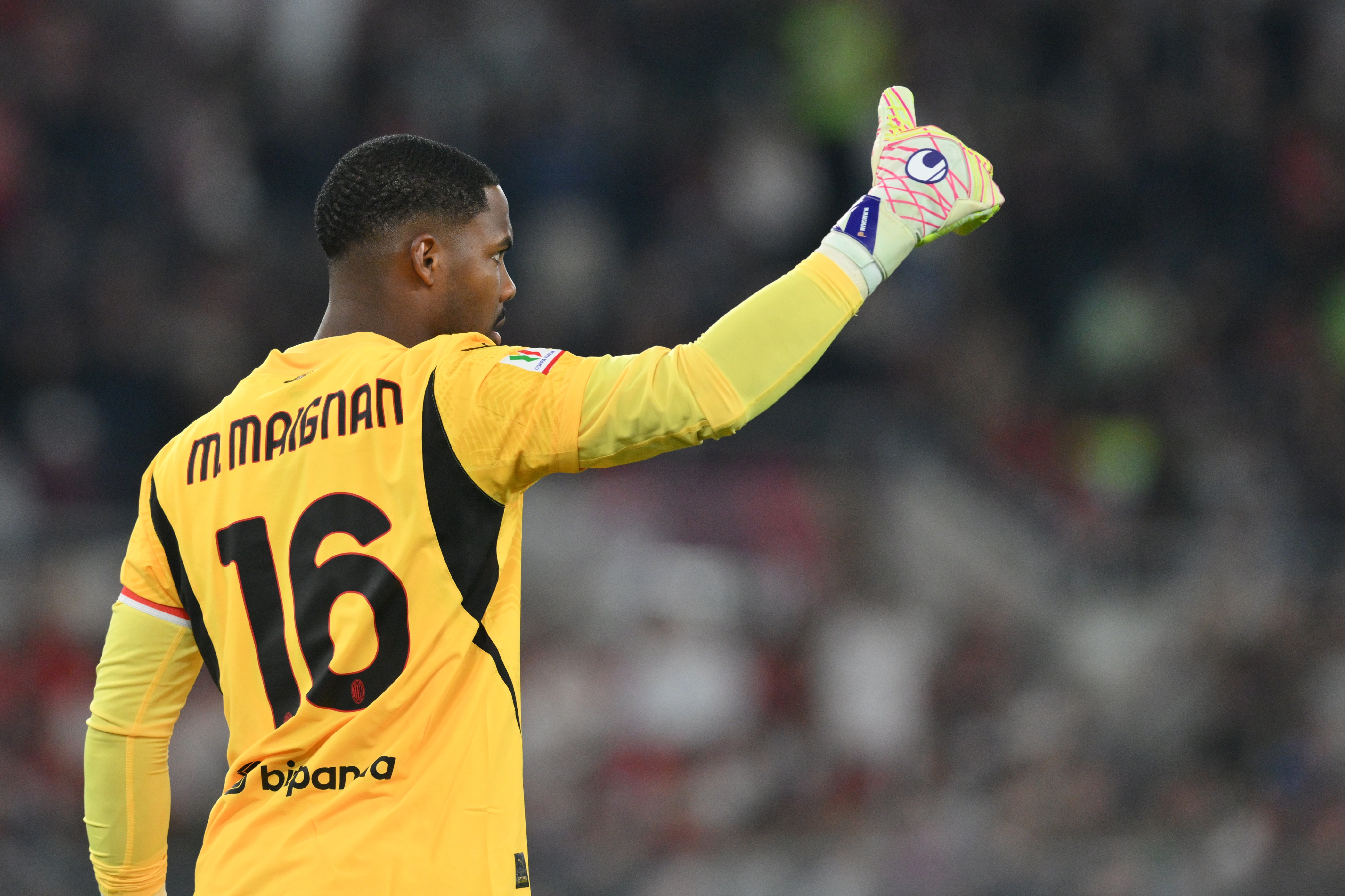 报价年薪500万欧+奖金！隆戈：AC米兰续约迈尼昂即将达成