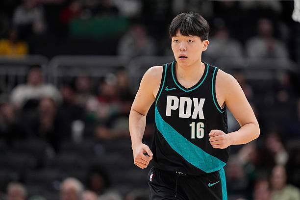 app下载-又是折返跑的一天，杨瀚森登场6分钟1中0得到1板1助&amp;amp;遭隔扣