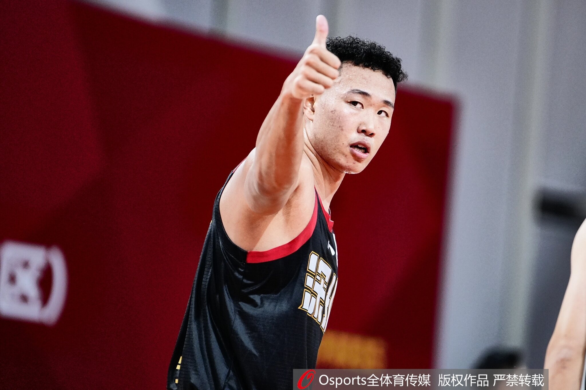 体育视频直播-贺希宁最终获得常规赛MVP的概率非常大 综合数据突出&amp;带队打到第3